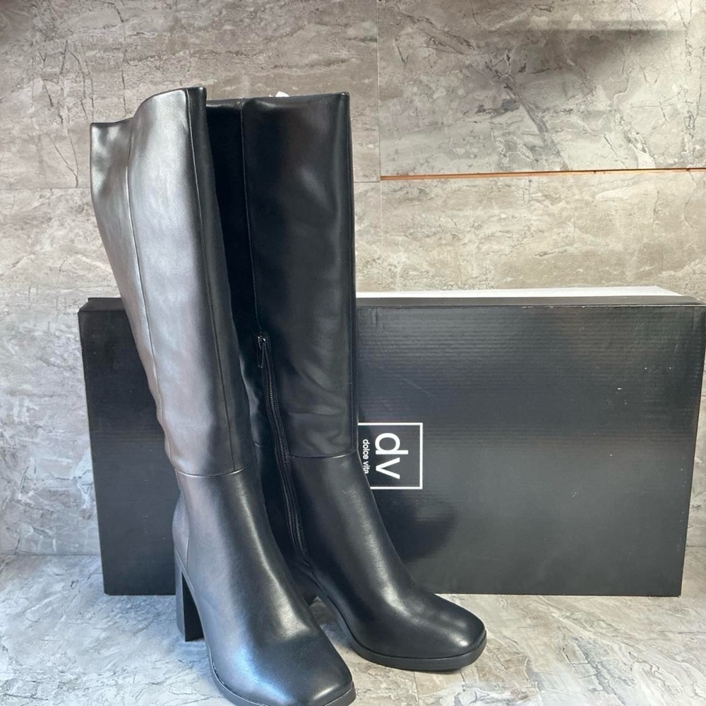 Women's Flapper Knee High Boot - Picture 7 of 7